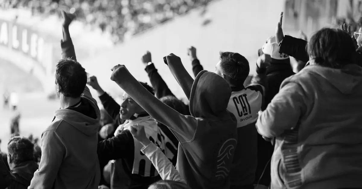 How to Follow Football News Now: Tips for Engaged Fans