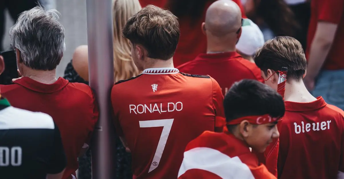 How to Effectively Follow Football News Now: A Comprehensive Guide